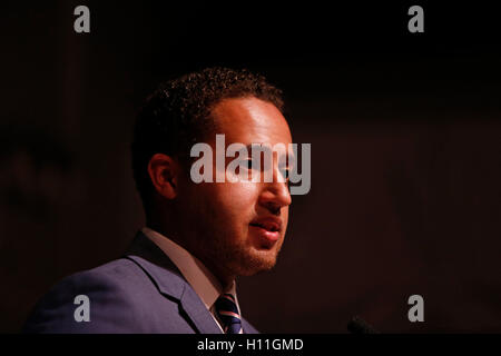 New York City, United States. Sep 21, 2016. Svante Myrick, maire de Ithaca, NY. NYC Maire Bill De Blasio a mis en relief l'NY VOCAL annuel gala, commissaire des Services sociaux Steve Banques, Kassandra Frederique, NY Directeur de la Drug Policy Alliance, Glenn Martin, fondateur de JustLeadershipUSA & Carl Stubbs, chef de VOCAL NY reçu des décorations à la roulette de Brooklyn. Credit : Andy Katz/Pacific Press/Alamy Live News Banque D'Images