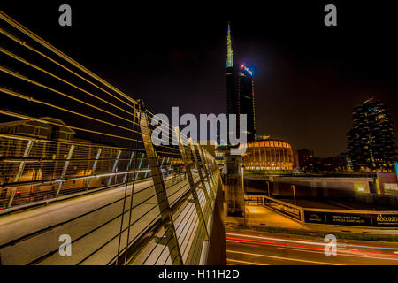 Vue de nuit du quartier d'affaires de Porta Nuova, Milan, Lombardie, Italie Banque D'Images