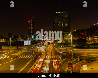 Vue de nuit du quartier d'affaires de Porta Nuova, Milan, Lombardie, Italie Banque D'Images