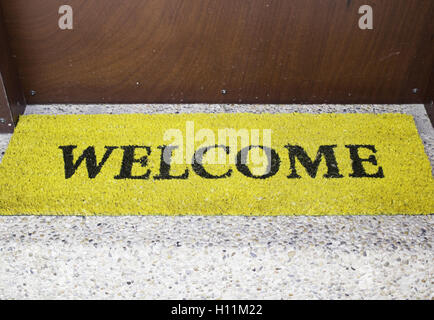 Tapis d'accueil d'entrée du bâtiment, de la construction en milieu urbain Banque D'Images