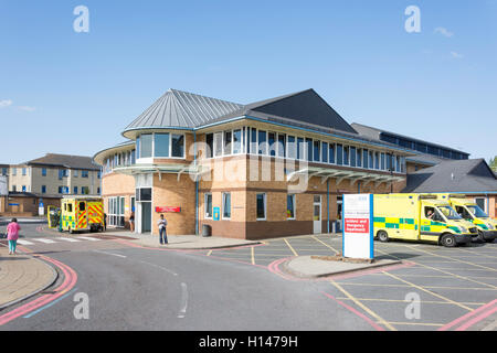 Service des accidents et des urgences, hôpital St Peter's NHS, Guildford Road, Lyne, Surrey, Angleterre, Royaume-Uni Banque D'Images