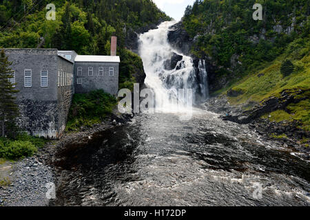 Cascade dans le village fantôme de Val-Jalbert, Canada Banque D'Images