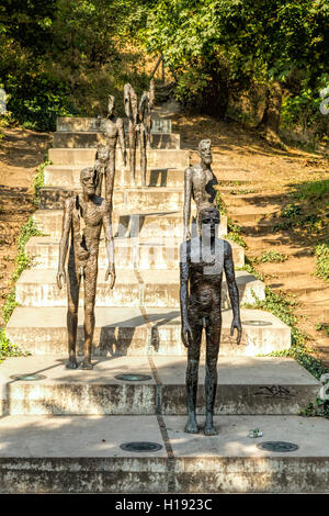 Mémorial aux victimes du communisme, une série de statues de commémoration des victimes de l'ère communiste, Prague, République Tchèque Banque D'Images