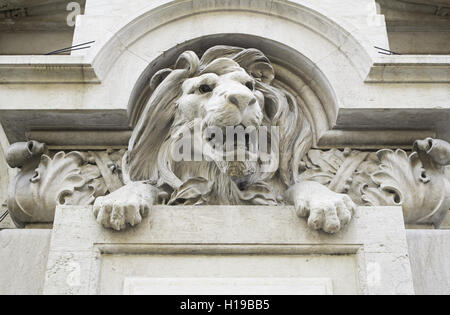 Lion sculpture en pierre de construction culturelle Banque D'Images