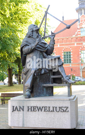 Johannes Hevelius (1611-1687). Astronome. Monument à Gdansk moderne, 2006. Conçue par Jan Szczypka (b. 1962). La Pologne. Banque D'Images