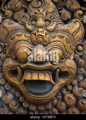 Gardian statue à l'entrée du temple de Bali Indonésie Banque D'Images