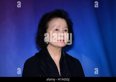 Séoul, Corée. 22 Sep, 2016. Jeong-hie Yun assiste à l'exposition du 50e anniversaire pour célébrer sa carrière de comédienne à Séoul, Corée, le 22 septembre 2016.(La Chine et la Corée, de l'homme) © TopPhoto/Alamy Live News Banque D'Images