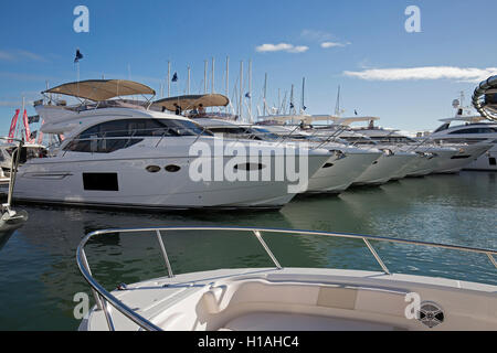 Southampton, UK,22 Septembre 2016,une vue sur la Marina à la Southampton Boat Show 201 Crédit : Keith Larby/Alamy Live News Banque D'Images