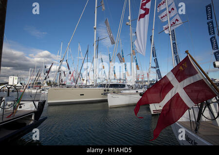 Southampton, UK,22 Septembre 2016,une vue sur la Marina à la Southampton Boat Show 201 Crédit : Keith Larby/Alamy Live News Banque D'Images