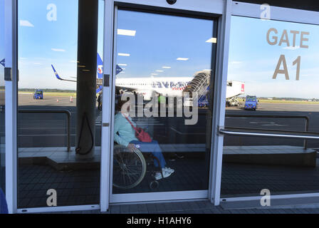 Mosnov, République tchèque. 29Th Sep 2016. SmartWings vols direct lancé à Dubaï en Émirats Arabes Unis à l'aéroport de Mosnov, République tchèque, le 23 septembre 2016. © Jaroslav Ozana/CTK Photo/Alamy Live News Banque D'Images