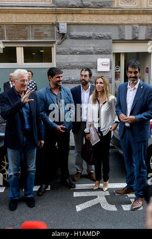 San Sebastian, Espagne. 23 Septembre, 2016. L'acteur Richard Gere et Alejandra Silva lors de la visite d'Hestia centre pour les sans-abri à San Sebastian Vendredi, 23 septembre 2016. Gtres más información : crédit en ligne Comuniación,S.L./Alamy Live News Banque D'Images