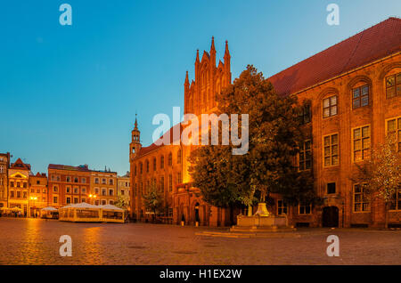 Torun, Pologne : vieille ville, l'hôtel de ville. Banque D'Images