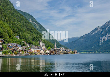 Dans le village de Hallstatt sentiers très raides. Jusqu'à fin du xixe siècle de Hallstatt ne pouvait être atteint par bateau. Banque D'Images