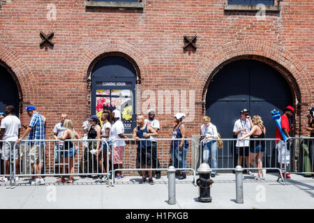 New York City, NY NYC, Brooklyn, Dumbo, Brooklyn Bridge Park, St.Ann's Warehouse,lieu des arts de la scène,Brooklyn Hip-Hop Festival,BHF,musique,culture urbaine,l Banque D'Images