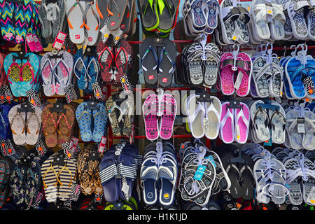 Dans Badelatschen Geschaeft an der Uferpromenade, San Telmo, Puerto De La Cruz, Teneriffa, Kanaren Spanien, Banque D'Images