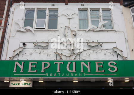 L'extérieur du poisson et restaurant, puce sur l'esplanade de l'est Neptune à Southend-on-Sea, Essex. Banque D'Images