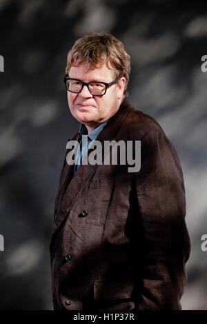 James Runcie, le romancier britannique, documentaire, producteur de télévision et dramaturge, à l'Edinburgh International Book Festival. Edimbourg, Ecosse. 18 août 2016 Banque D'Images