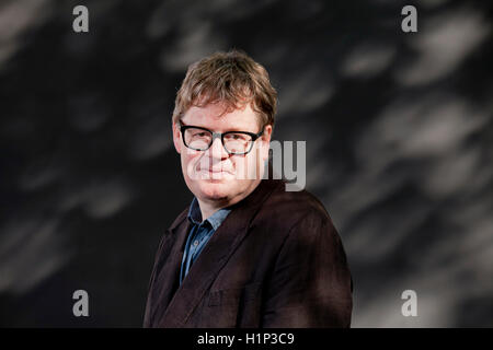 James Runcie, le romancier britannique, documentaire, producteur de télévision et dramaturge, à l'Edinburgh International Book Festival. Edimbourg, Ecosse. 18 août 2016 Banque D'Images