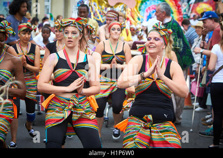 Anniversaire à l'occasion du Carnaval 2015 Cowley Road à Oxford Banque D'Images