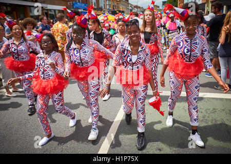 Anniversaire à l'occasion du Carnaval 2015 Cowley Road à Oxford Banque D'Images