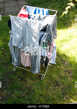 Lave-linge dans le jardin Banque D'Images