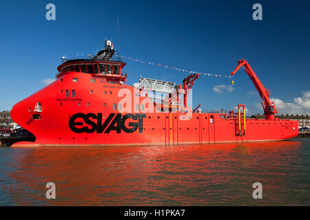 Le Service Esvagt Njord Navire Opération (SOV) pour l'industrie de l'énergie extracôtière. Amarré ici de Great Yarmouth pour la ville 2 Banque D'Images