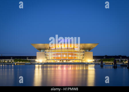 L'Opéra de Copenhague par nuit Banque D'Images