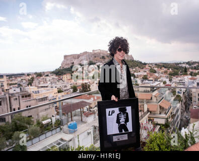 Laura Pergolizzi (FP) donne une conférence de presse à Athènes en Grèce. Laura donnera un concert le vendredi 23/9. Banque D'Images