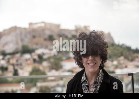 Laura Pergolizzi (FP) donne une conférence de presse à Athènes en Grèce. Laura donnera un concert le vendredi 23/9. Banque D'Images