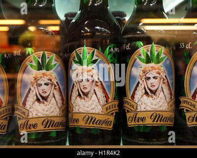 Bière Cannabis nommé Ave Maria dans le centre de Halle (Mercado Central) Valencia Espagne Banque D'Images