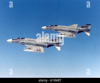 Deux F-4B fantômes de VMFA-542, Marine Aircraft Group 11, 1er sur l'aile Marine, Da Nang Vietnam. Banque D'Images