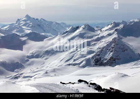 Vue sur le mont Elbrouz - le point le plus élevé de l'Europe. La Russie. Caucase. Banque D'Images