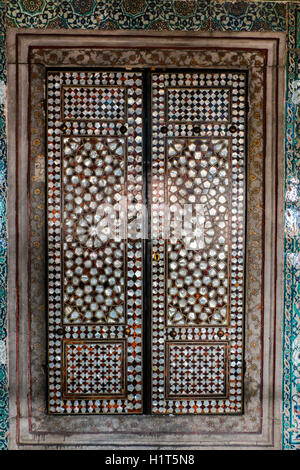 Tuile d'Iznik patern du palais de Topkapi à Istanbul, Turquie Banque D'Images