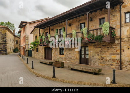 Maison typique du nord de l'Espagne, Oviedo, Asturias, Espagne Banque D'Images