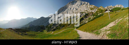 Les Alpes Allemagne Garmisch Partenkirchen Alpspitze Osterfelderkopf paysage de montagne Banque D'Images