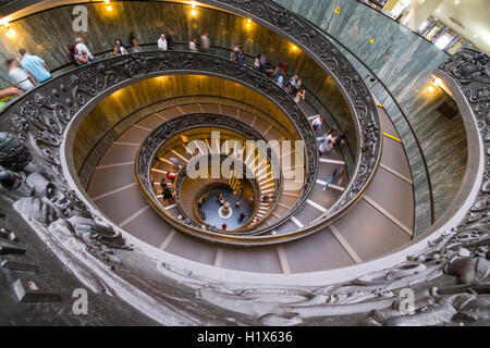 L'escalier Bramante au Musée du Vatican Banque D'Images