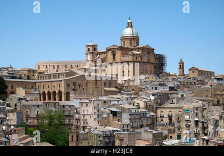 Cathédrale et centre historique de Piazza Armerina, Sicile, Italie Banque D'Images