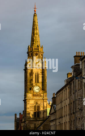Tron Kirk tour de l'horloge de l'église au coucher du soleil à Édimbourg, Écosse, Royaume-Uni Banque D'Images