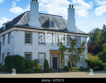 Berkeley autour d'une petite ville dans le Gloucestershire Jenners Edward House Banque D'Images