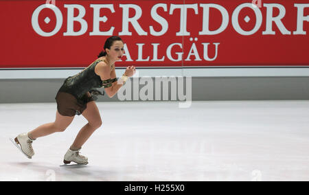 Oberstdorf, Allemagne. Sep 24, 2016. Elizaveta Tuktamysheva patins de la Russie dans la women's événement freestyle au 48ème Trophée Nebelhorn à Oberstdorf, Allemagne, 24 septembre 2016. Photo : Karl Josef OPIM/dpa/Alamy Live News Banque D'Images