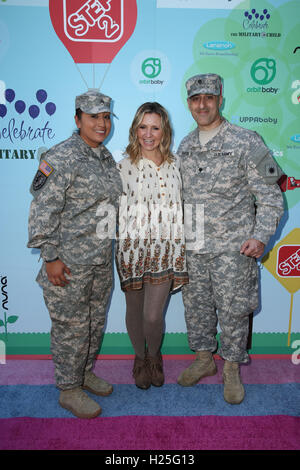 CULVER CITY, CA - 24 SEPTEMBRE : Beverley Mitchell assiste à l'étape2 & favorisés.par présenter la 5e édition de la manifestation de sensibilisation à la sécurité chez Sony Pictures Studios le 24 septembre 2016 à Culver City, Californie. (Crédit : Parisa Afsahi/MediaPunch). Banque D'Images