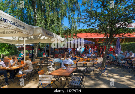 Jardin de bière dans le Tiergarten, Berlin, Allemagne Banque D'Images