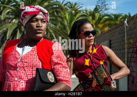 Trans défenseurs des droits de l'homme de Windhoek prendre part à la marche de la première Gay Pride de Swakopmund, Namibie Banque D'Images