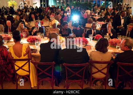 Le président des États-Unis, Barack Obama, assiste à l'occasion du Sommet des dirigeants aux Etats-Unis et en Afrique de l'dîner sur la pelouse Sud de la Maison Blanche le 5 août 2014 à Washington, DC. Banque D'Images