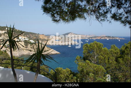 Vue sur la côte sud d'Ibiza, depuis es Cubells, Ibiza, Espagne Banque D'Images