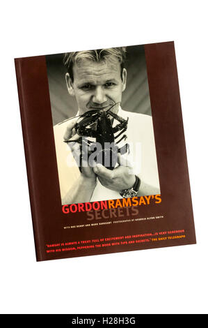 Une copie de Gordon Ramsay's Secrets livre de cuisine. Banque D'Images