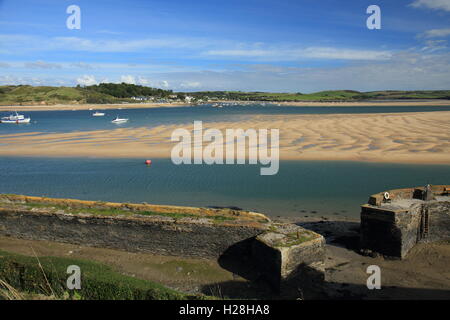 Au début de l'automne vue sur l''estuaire de Camel/Rock vu de Padstow, North Cornwall, England, UK Banque D'Images