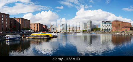 Panorama de Salthouse Dock, une partie de l'Albert Dock et de l'attraction touristique. Banque D'Images