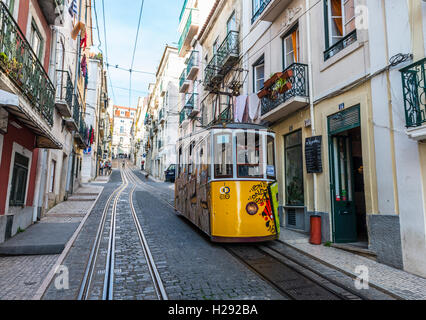 Ascensor da Bica, Bica funiculaire, Calçada da Bica Pequena, Lisbonne, Portugal Banque D'Images