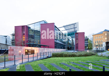 Justizzentrum Würzburg, Erweiterungsbau des Amtsgerichtsgebäude königliches früheren (Amtsgericht), erbaut 2004-05 nach Plänen v Banque D'Images